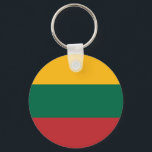 Schlüsselanhänger mit der Flagge Litauens<br><div class="desc">Fügen Sie Ihrem Alltag eine Touch litauischen Stolzes hinzu mit unserem exklusiven Schlüsselanhänger mit der litauischen Flagge! Dieser Schlüsselanhänger wurde sorgfältig konzipiert, um Funktionalität mit nationaler Note zu verbinden und zeigt stolz die kühnen und lebendigen Farben der litauischen Fahne. Egal, ob Sie auf der Zuhause, auf der Arbeit oder unterwegs...</div>