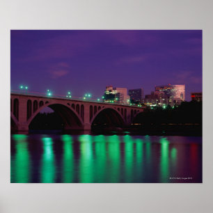 Schlüsselbrücke, die den Potomac kreuzt Poster