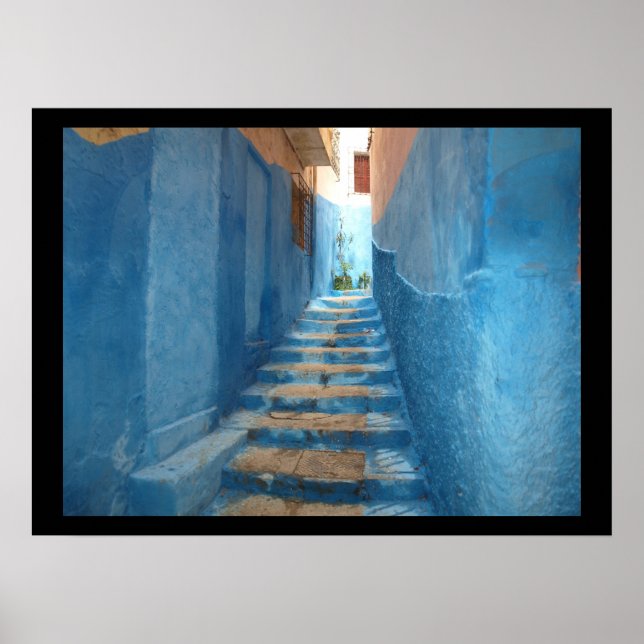 Schmale blaue Treppe in Marokko Poster (Vorne)