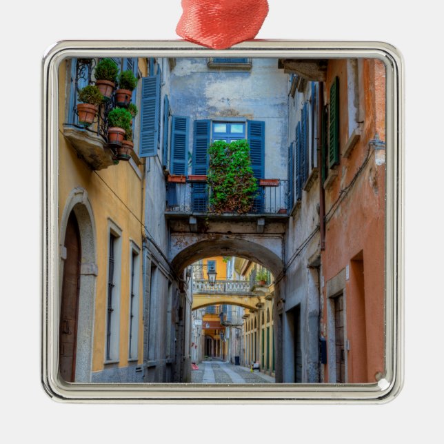 Schmale Stadtstraße, Italien Ornament Aus Metall (Vorne)