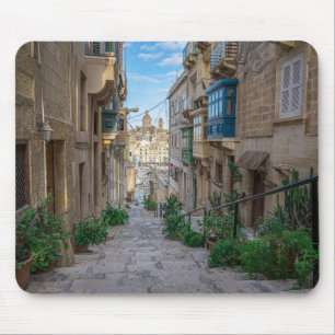 Schmale Steine Straße in Malta Mousepad