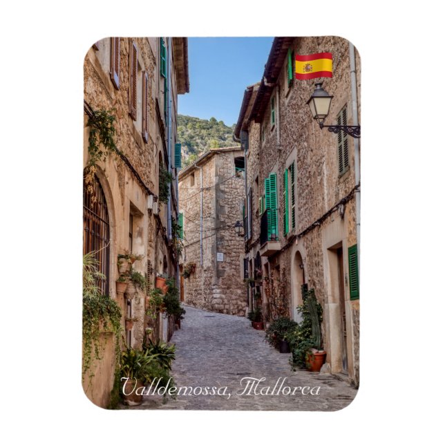 Schmale Straße im Dorf Valldemossa - Mallorca Magnet (Vertikal)