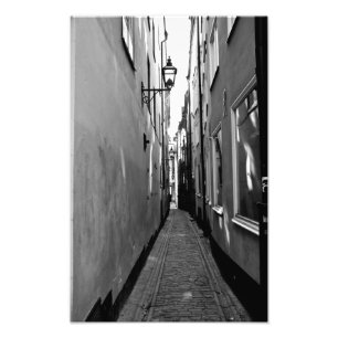 Schmale Straße in Stockholm Fotodruck