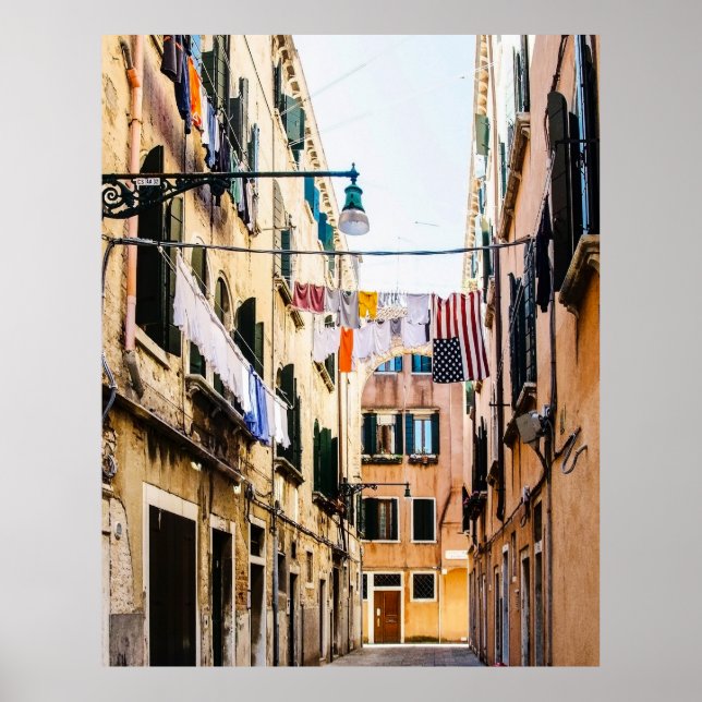 Schmale Straße in Venedig Poster (Vorne)
