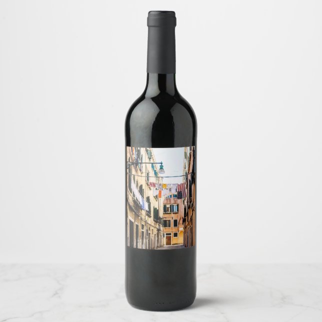 Schmale Straße in Venedig Weinetikett (Vorderseite)