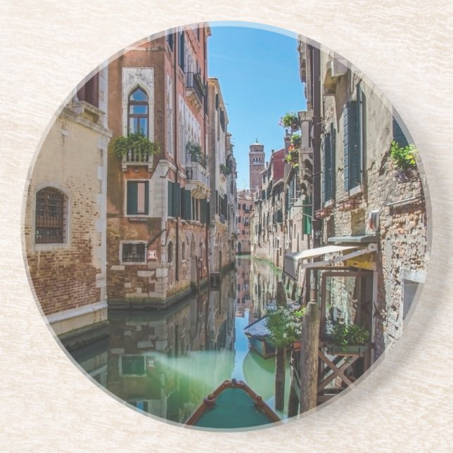 Schmale Straße mit Kanal in Venedig Getränkeuntersetzer (Vorne)