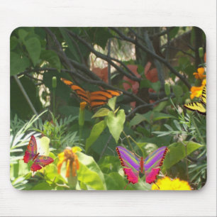 Schmetterling auf Blätter Mousepad