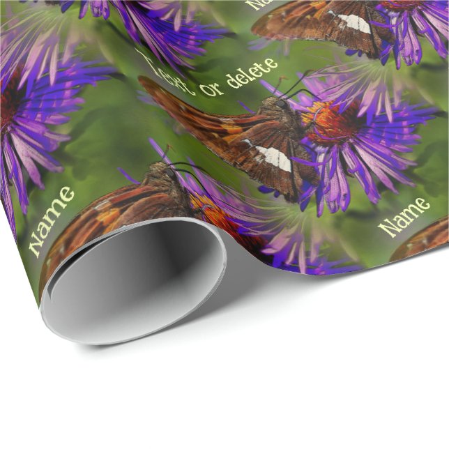 Schmetterling auf Blume Natur Personalisiert Geschenkpapier (Rolleneckpunkt)