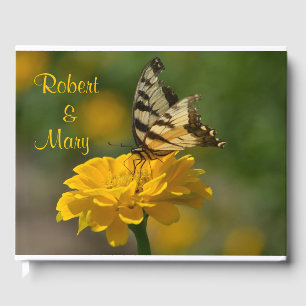 Schmetterling auf dem Gelben Zinnia Gästebuch