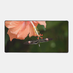 Schmetterling auf der Blume Schreibtischunterlage