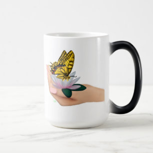 Schmetterling auf Lotus Bloom Verwandlungstasse