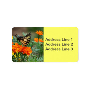 Schmetterling auf orangefarbenen und gelben Blumen Adressaufkleber