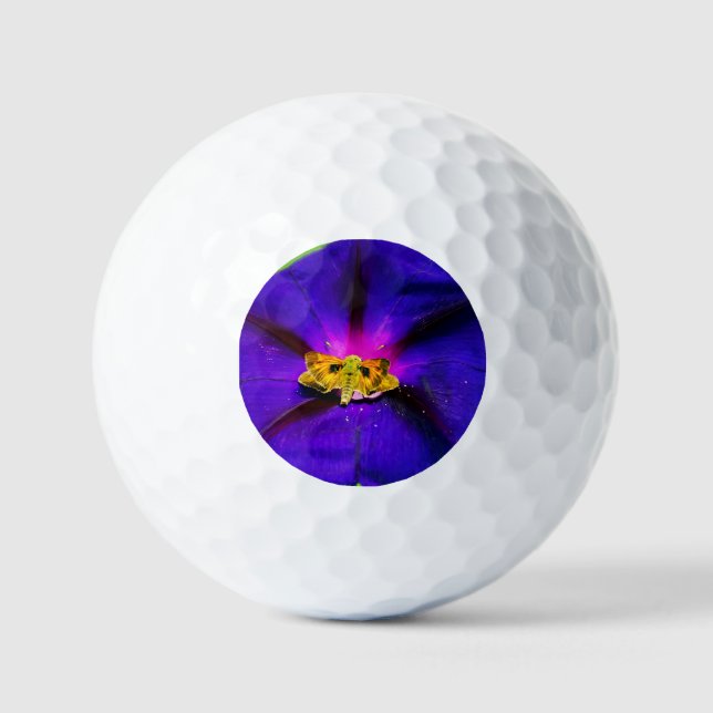 Schmetterling auf Prunkwinde  Golfball (Vorderseite)