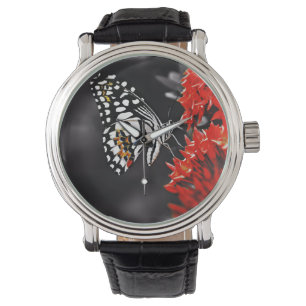 Schmetterling auf roten Blume Armbanduhr