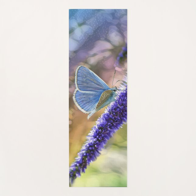 Schmetterling auf violetten Blumen Yogamatte (Vorderseite)