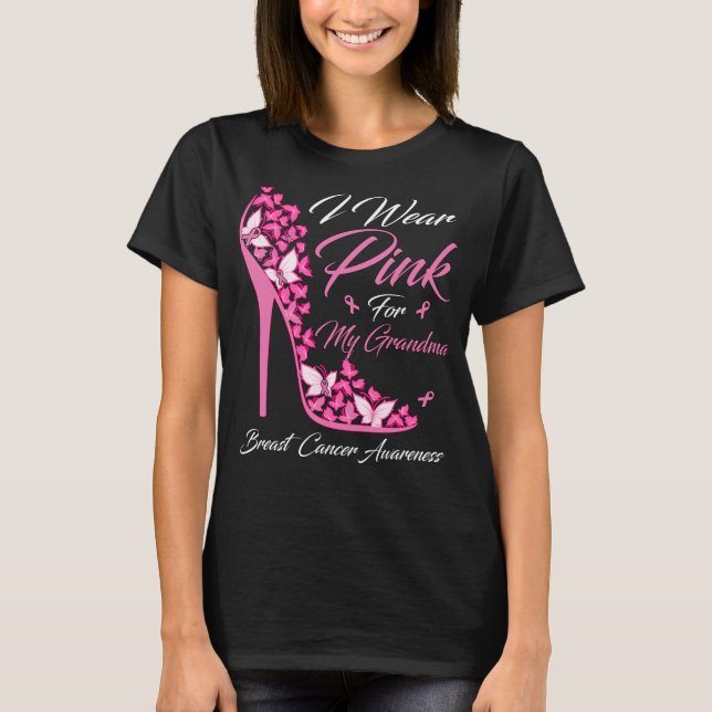 Schmetterling Ich trage Rosa für meinen Oma-Brustk T-Shirt (Vorderseite)