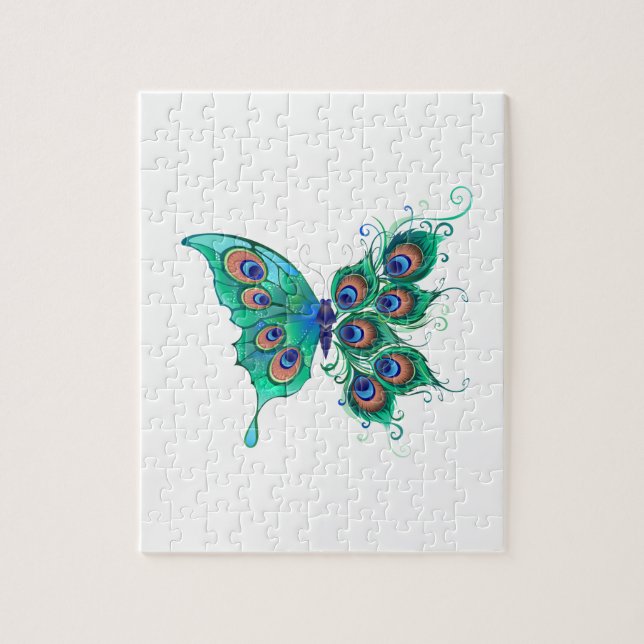 Schmetterling mit grünen Pfauenfedern (Vertikal)