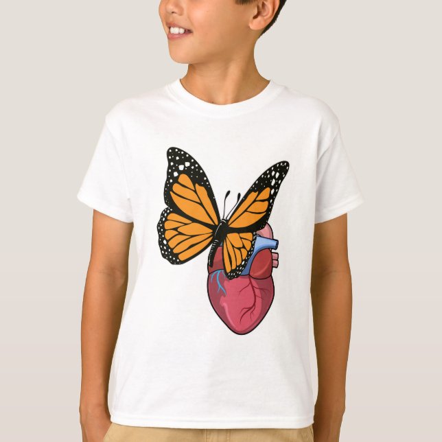Schmetterling mit Herz T-Shirt (Vorderseite)