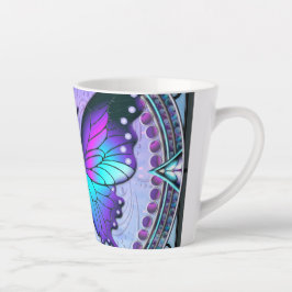 Schmetterling mit Hintergrund Milchtasse