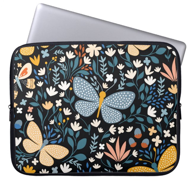 Schmetterlinge Blüte: Handgezeichnet Nahtlos. Laptopschutzhülle (Vorderseite)