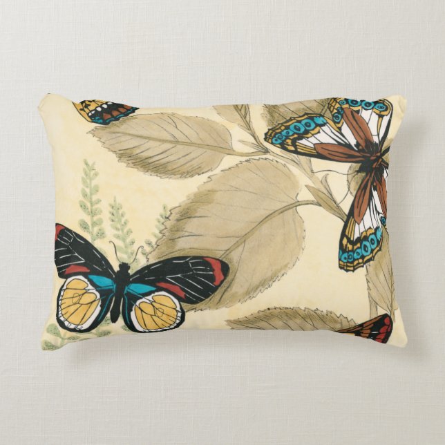 Schmetterlinge, die über Blätter gleiten Zierkissen (Vorderseite)