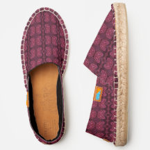 Schmetterlinge in abstrakten Espadrillen