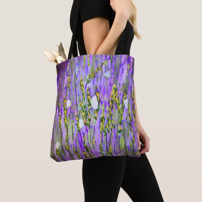 Schmetterlinge in der Lavendel-Tote-Tasche Tasche (Von Nahem)