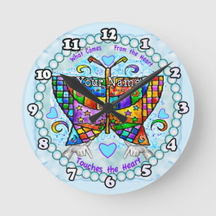 Schmetterlingsherzen runde wanduhr