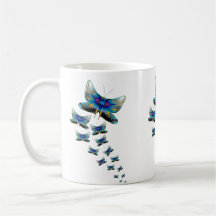 Schmetterlingsparade-Tasse – Lebendiger Flug in Fa
