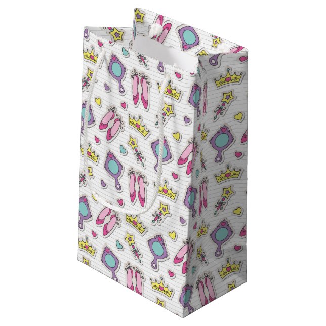 Schmetterlingsprinzessinmuster Kleine Geschenktüte (Rückseite Schrägansicht)