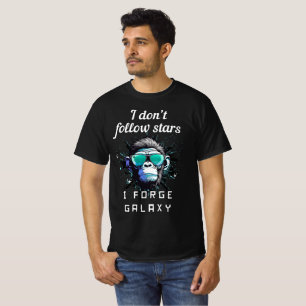 Schmiede deinen eigenen kosmischen Weg T-Shirt