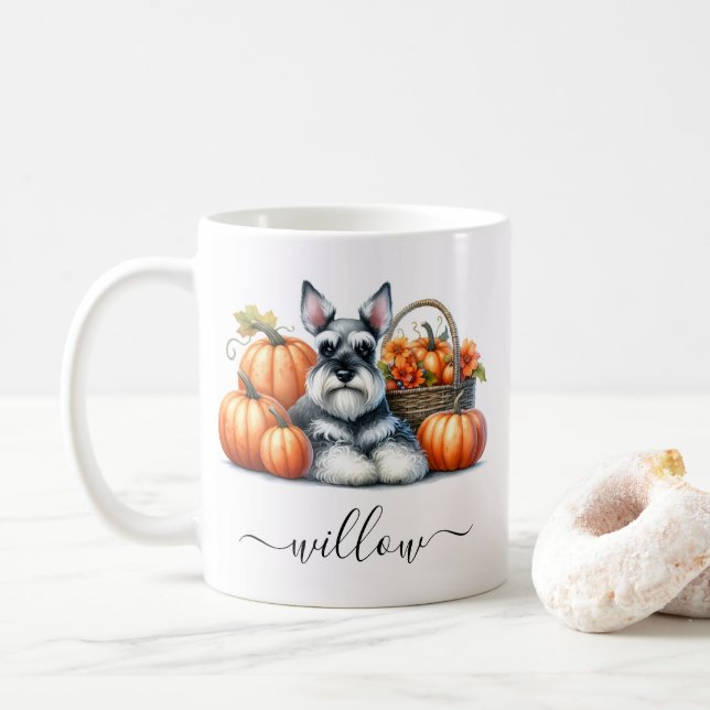 Schnauzer Dog Fall Mug avec nom personnalisé (Avec donut)