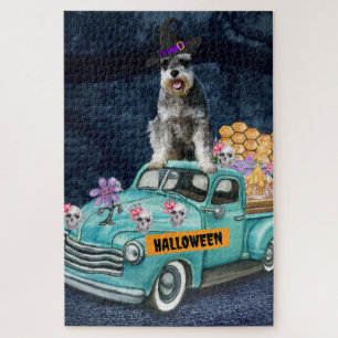Schnauzer-Hund Halloween-LKW Gruselige Nacht 