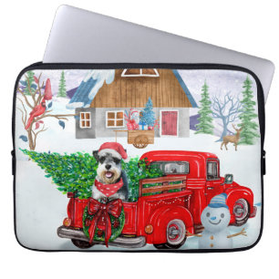 Schnauzer Hund in Weihnachten LKW Schnee Laptopschutzhülle