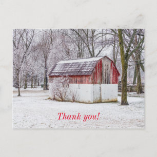 Schnee auf der roten Scheune Dankeschön-Postkarte Postkarte