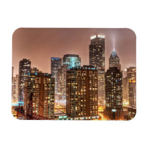 Schnee fällt über Skyline am Abend in Chicago Magnet