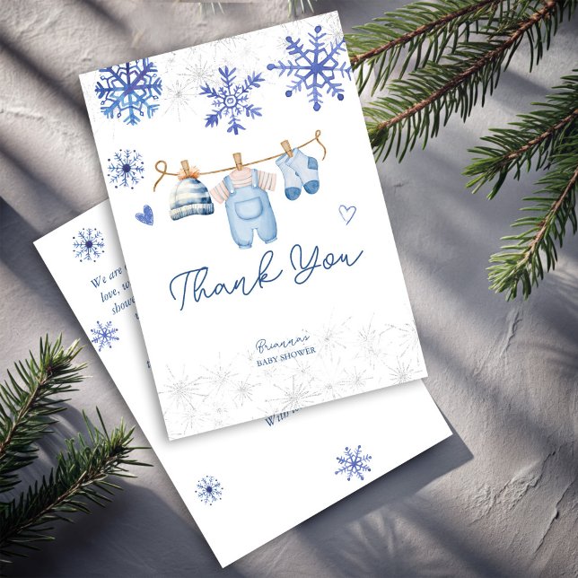Schnee in der Liebe Schneeflocken Winterbaby Dusch Dankeskarte (Snow in love cute blue snowflakes baby clothes line winter baby shower thank you cards)