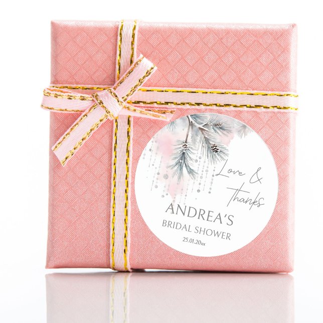 Schnee in der Liebe Winter Brautparty Gefallen Runder Aufkleber (Snow in love winter bridal shower favor sticker watercolor pastel snowy pines thank you stickers)