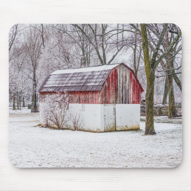 Schnee in der Roten Scheune Mousepad (Vorne)