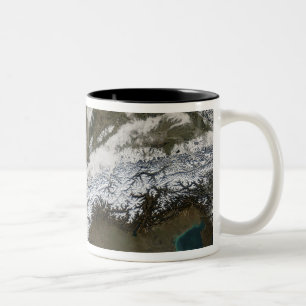 Schnee, Nebel und niedrige Wolken im Western Zweifarbige Tasse