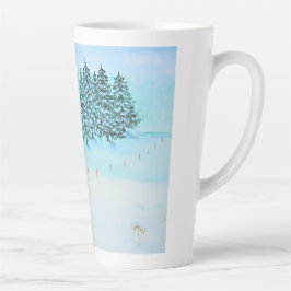 Schnee und Evergreens Milchtasse