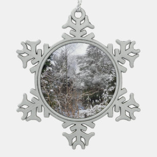 Schneebedeckte Bäume Schneeflocken Zinn-Ornament