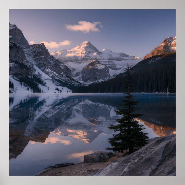 Schneebedeckte Berge bei Sonnenaufgang Poster (Vorne)