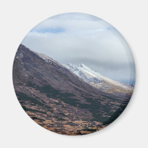 Schneebedeckte Bergtal-Naturszene Magnet