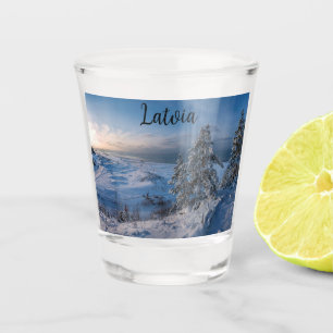 Schneebedeckte Ostseeküste Schnapsglas