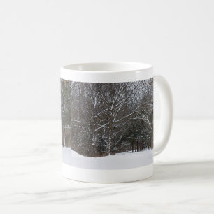 Schneebedeckte Tasse