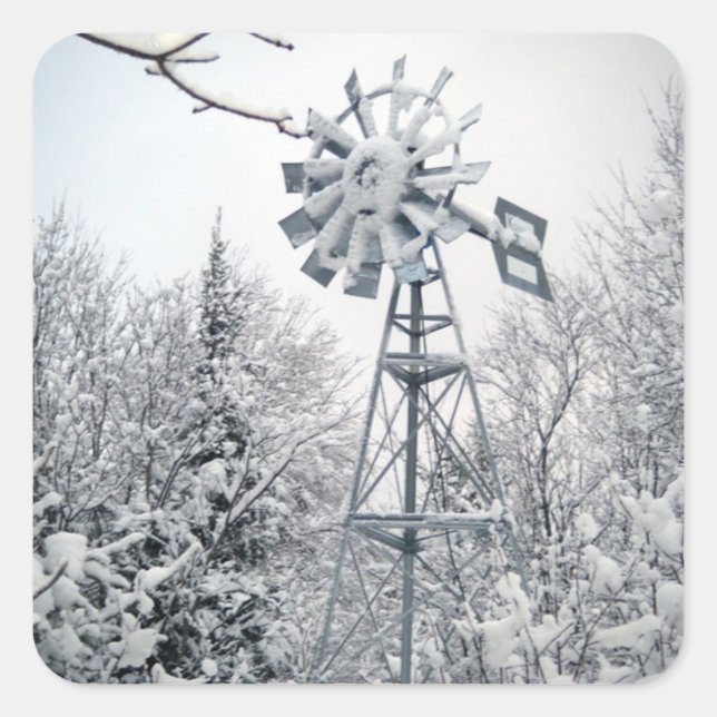 Schneebedeckte Windmühle und Bäume Winterlandschaf Quadratischer Aufkleber (Vorderseite)