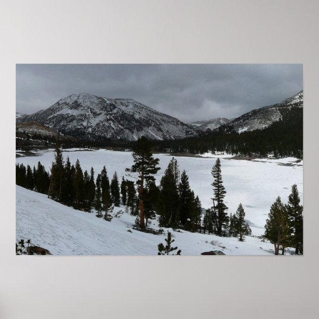 Schneebedeckter Ellery Lake Kalifornien Winterland Poster (Vorne)