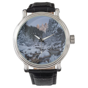 Schneebedeckter Geisler Gebirgszug Armbanduhr