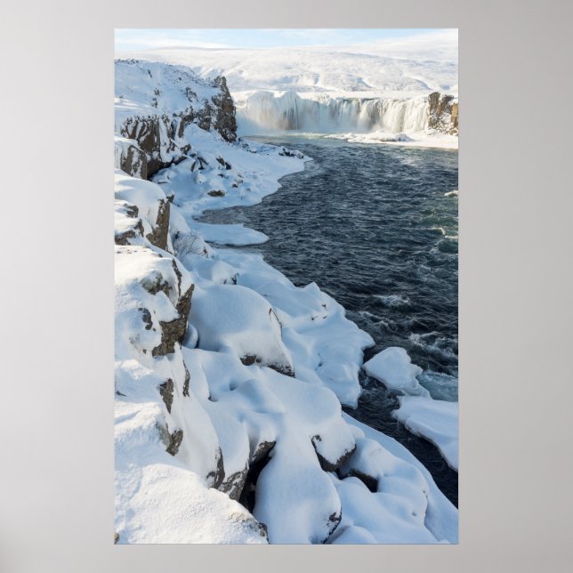 Schneebedeckter Godafoss-Wasserfall Poster (Vorne)